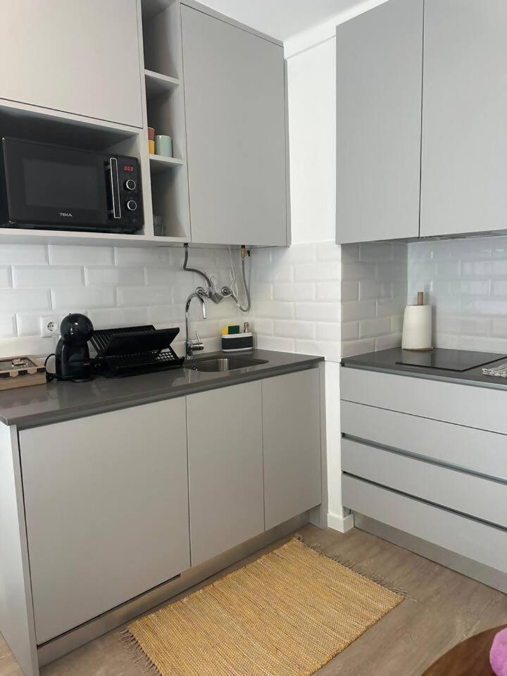 Stylish Renovated Apartment In Chiado Lissabon Exterior foto