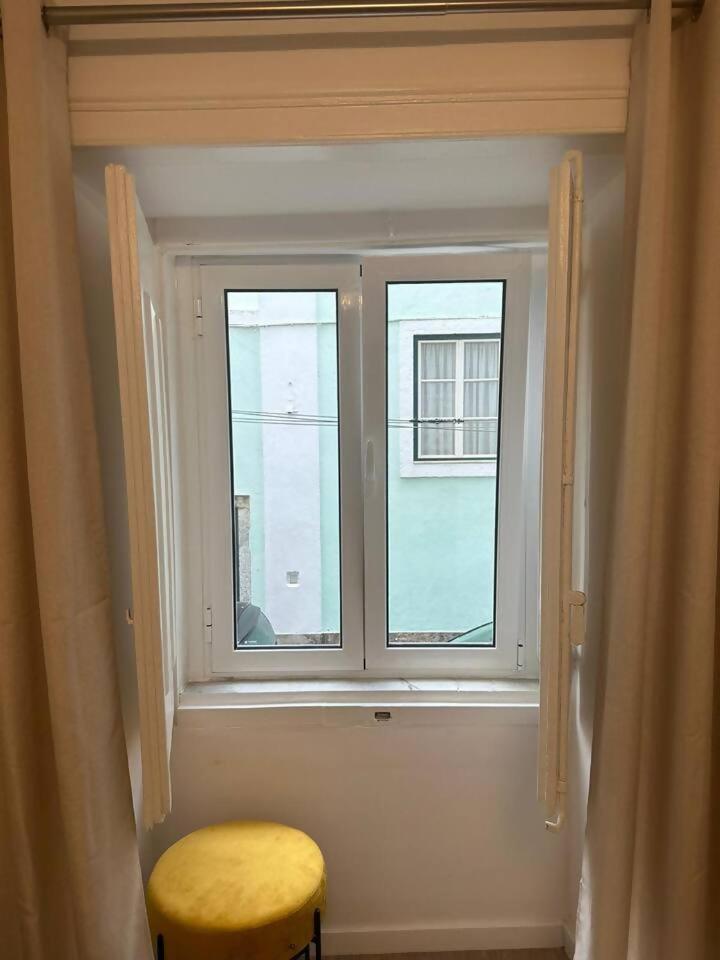 Stylish Renovated Apartment In Chiado Lissabon Exterior foto